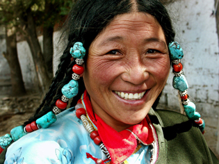 http://historicaldesign.com/silverartjewelry/wp-content/uploads/2015/04/113-E-Tibet-.jpg