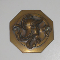 French Art Nouveau "Profile Medallion", decorative brass coat button, c. 1900