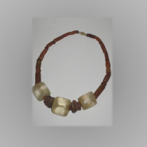Pre-Columbian Necklace, rock crystal and agate large beads, c. 600-700