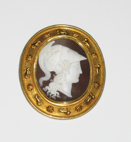 Castellani, Etruscan Revival Agate cameo and 18K gold brooch, signed, c. 1880