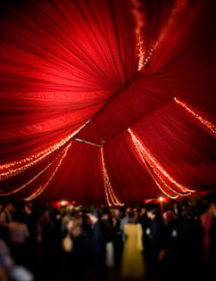 http://historicaldesign.com/wp-content/uploads/2014/11/22-CA-Red-Tent1.jpg
