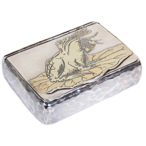 Tiffany & Co. / Art Nouveau “Frog on a lily pad” covered snuff box 1880