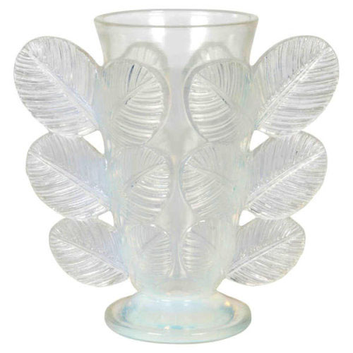 Pierre d’Avesn / Verlys / French Art Deco “Leaf” satin crystal vase c. 1934