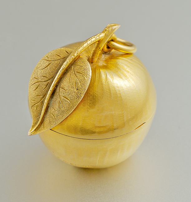 Hunt and Roskell in alliance with J. W. Benson 18k gold pomander / vinaigrette in the form of an apple, marked, original red leather box, c. 1897