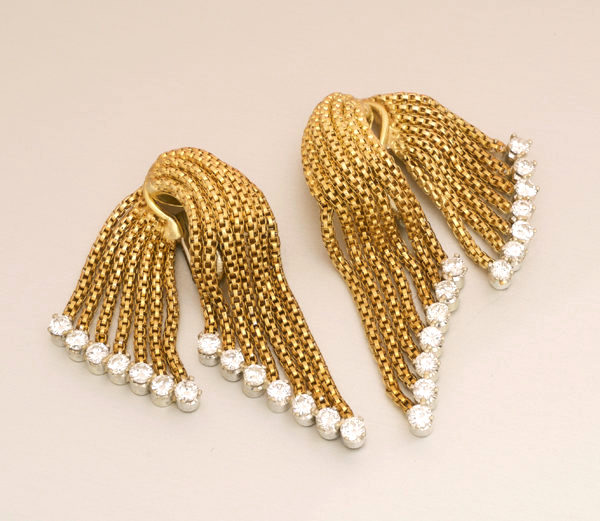 American 1940’s yellow gold drape earrings, square link chains set with 28 round diamonds (approx. 7 carats TW), c. 1948