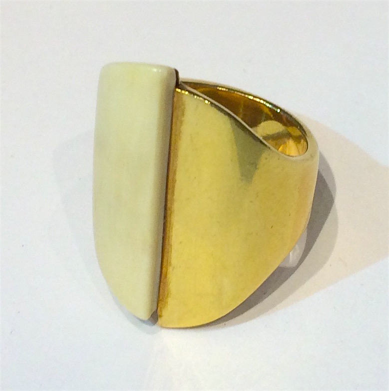 Italian Modernist 18K gold and ivory ring, marked, c. 1970