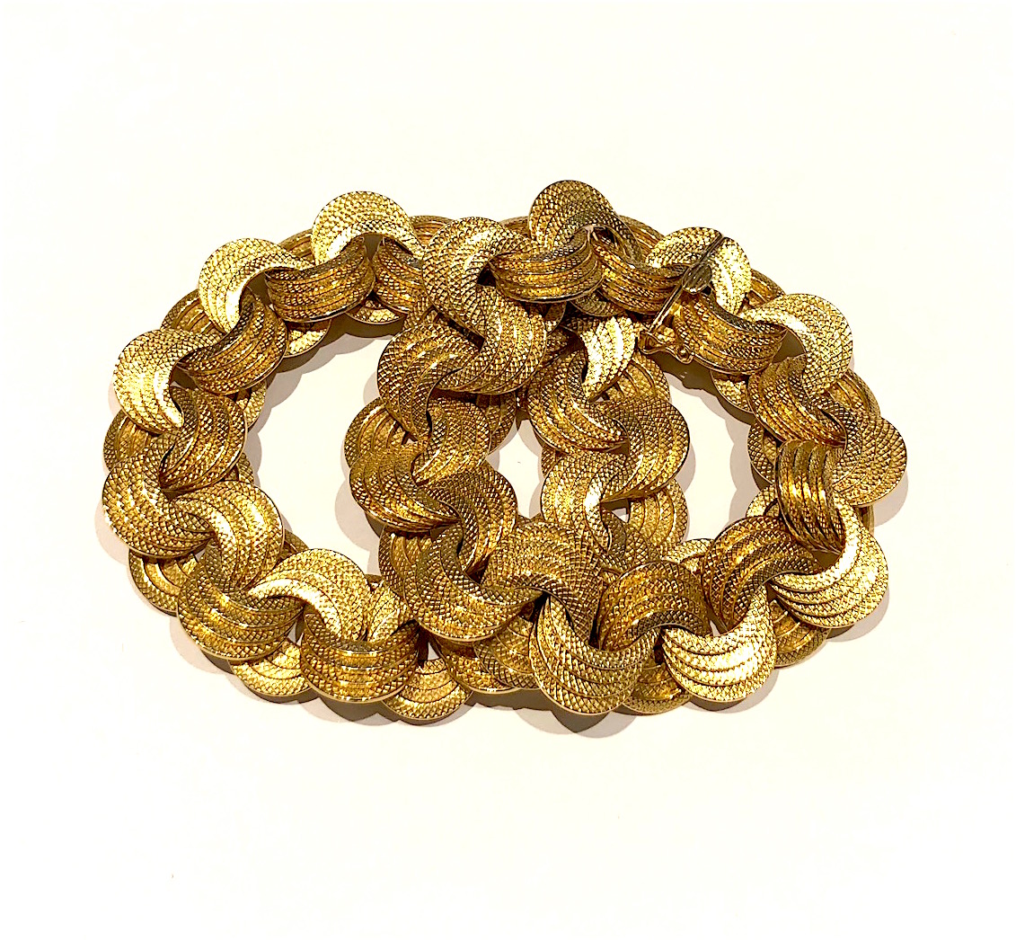 Italian matched pair of textured 18k gold link bracelets (convertible to a necklace), marked with Italian 18K gold mark used between 1934-1944