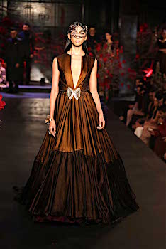 http://historicaldesign.com/wp-content/uploads/2019/01/metallic-copper-coffee-brown-gown-manish-malhotra-amazon-india-couture-week-2015.jpg
