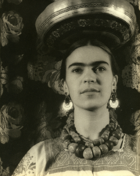 Carl van Vechten, “Frida Kahlo” 1932