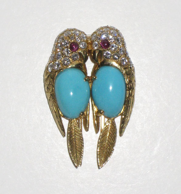 French “Lovebirds” brooch, cabochon turquoise, diamonds and cabochon ruby eyes set in 18K gold, marks, c. 1945