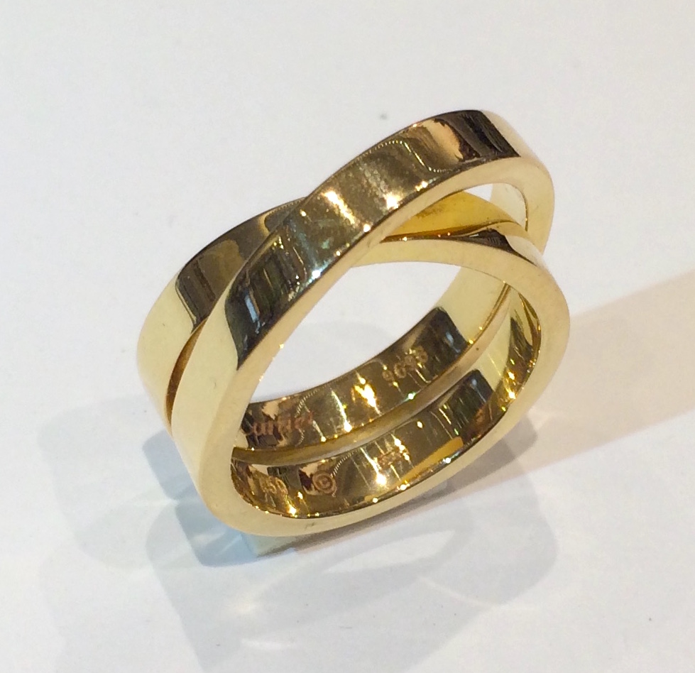 Cartier “Nouvelle Vague” ring, 18K gold, signed, c. 1999